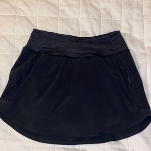 Outdoor Voices Skirt (black)